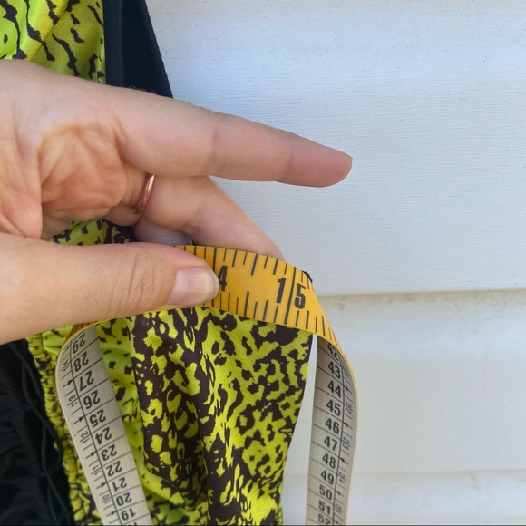 🌿 Vintage Y2K Black and Neon Lace Up Spandex Crop Top 🌿 - Picture 8 of 8